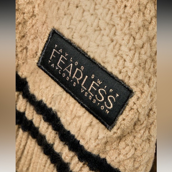 Cozy Knit Star Sweater - Picture 2 of 7